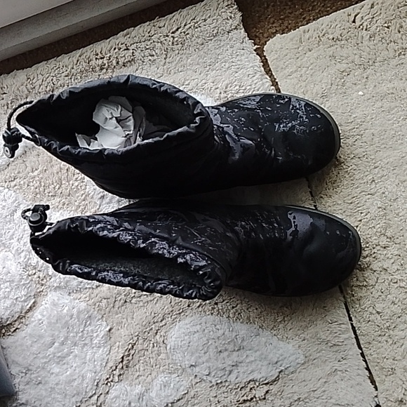 Bogs Black Camouflage 9 Women's Winter Boots NWOT - Picture 11 of 15